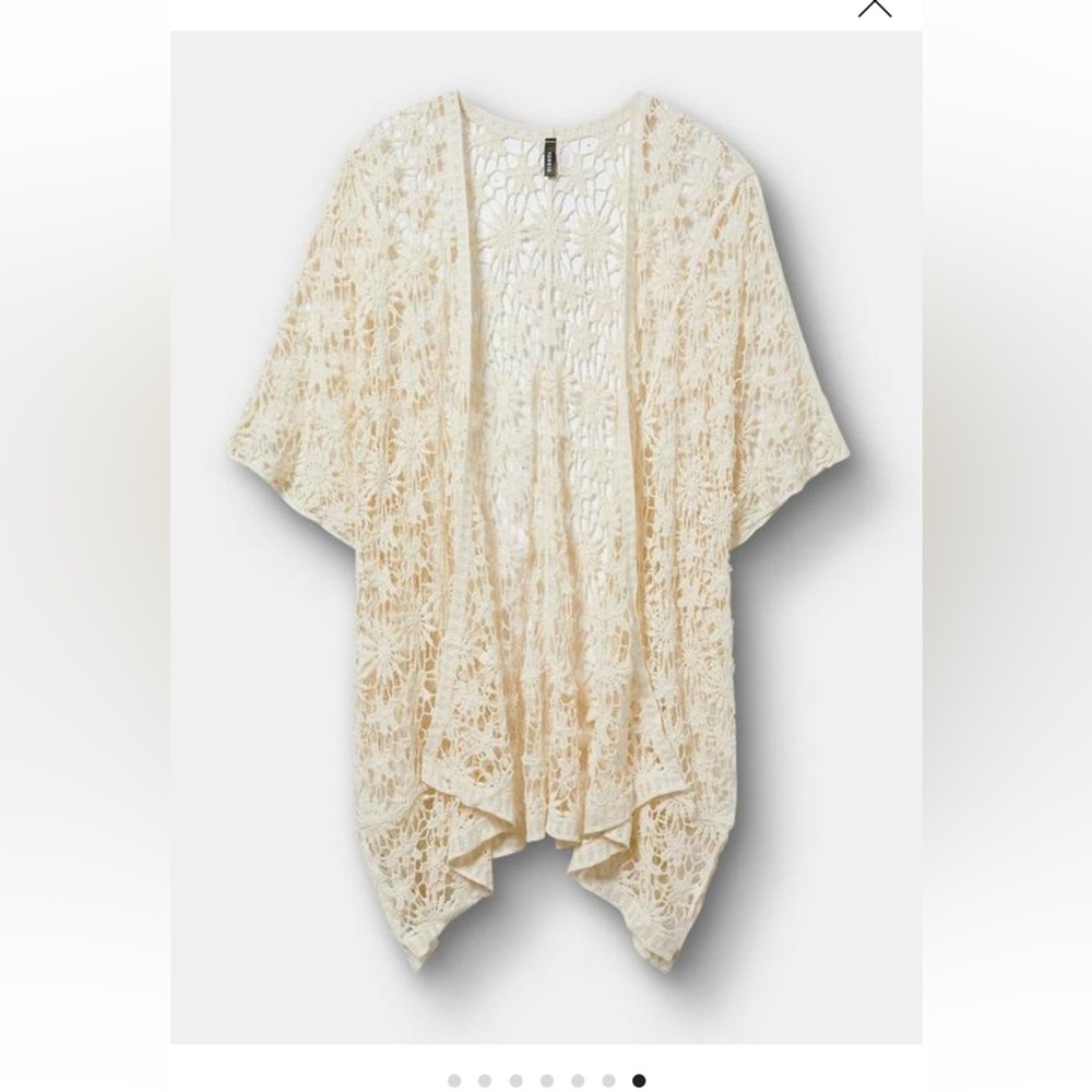 Torrid Ivory Lace Kimono one size
